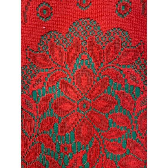 Vtg Table Runner Beautiful Red Lace Look with Poinsettia Pattern & Green Backer - Picture 2 of 7